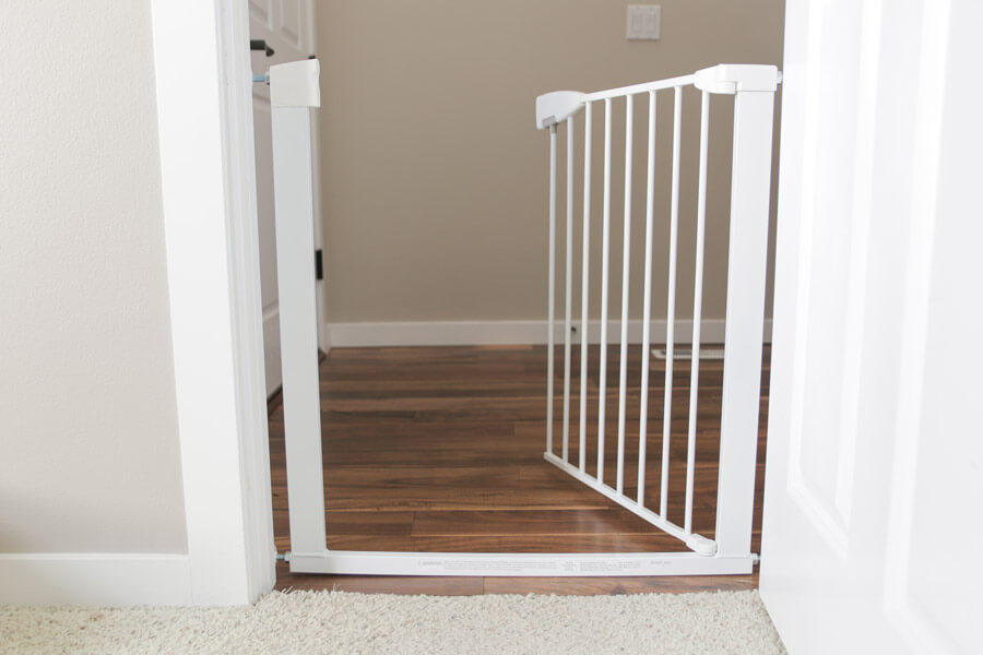 The Best Pet Gates For 2021 Dogs Cats Reviews By Ybd - Diy Baby Gate With Cat Door