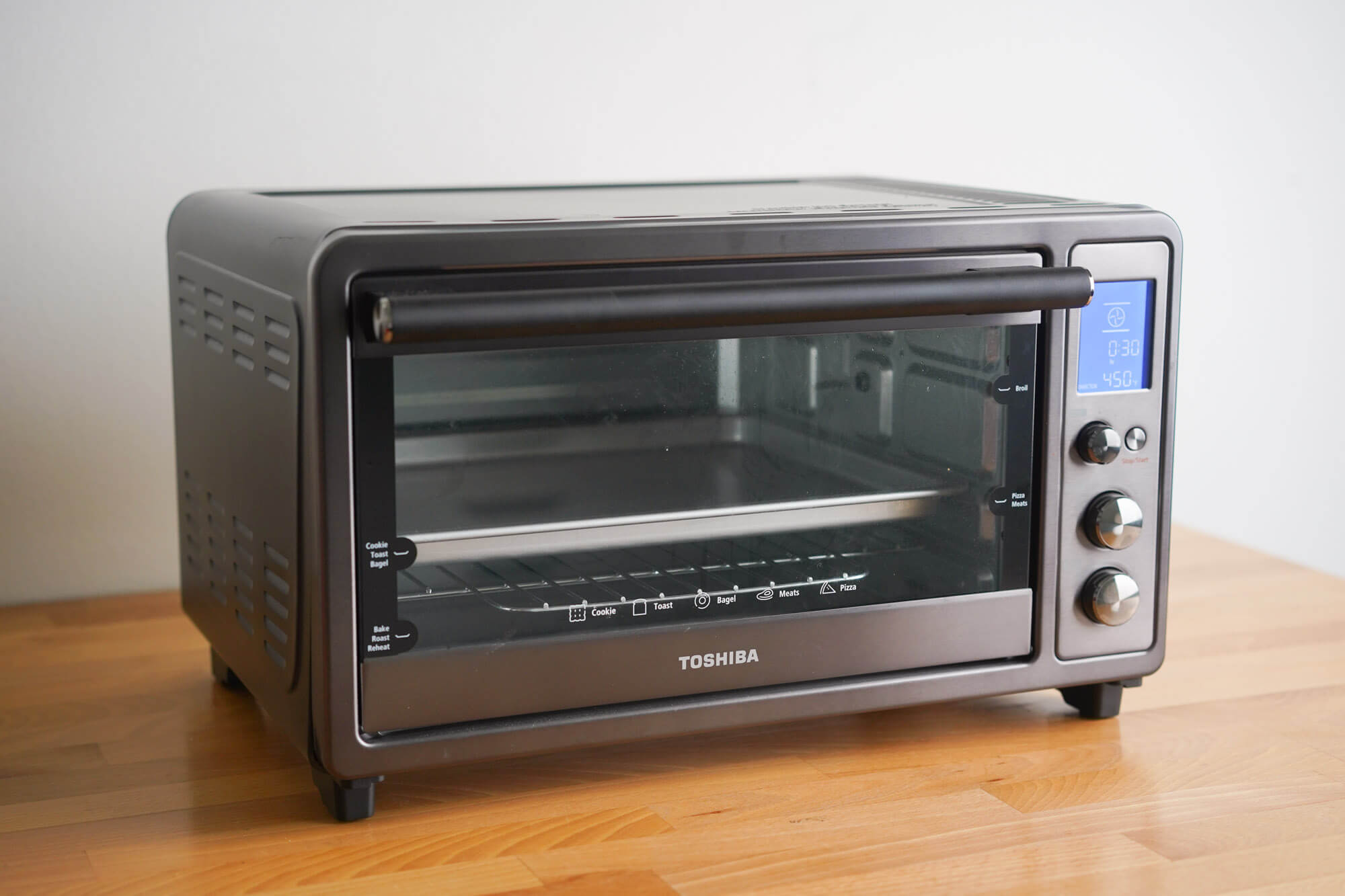 BLACK+DECKER 4-Slice Convection Oven, Stainless Steel, Curved Interior fits  a 9 inch Pizza, TO1313SBD