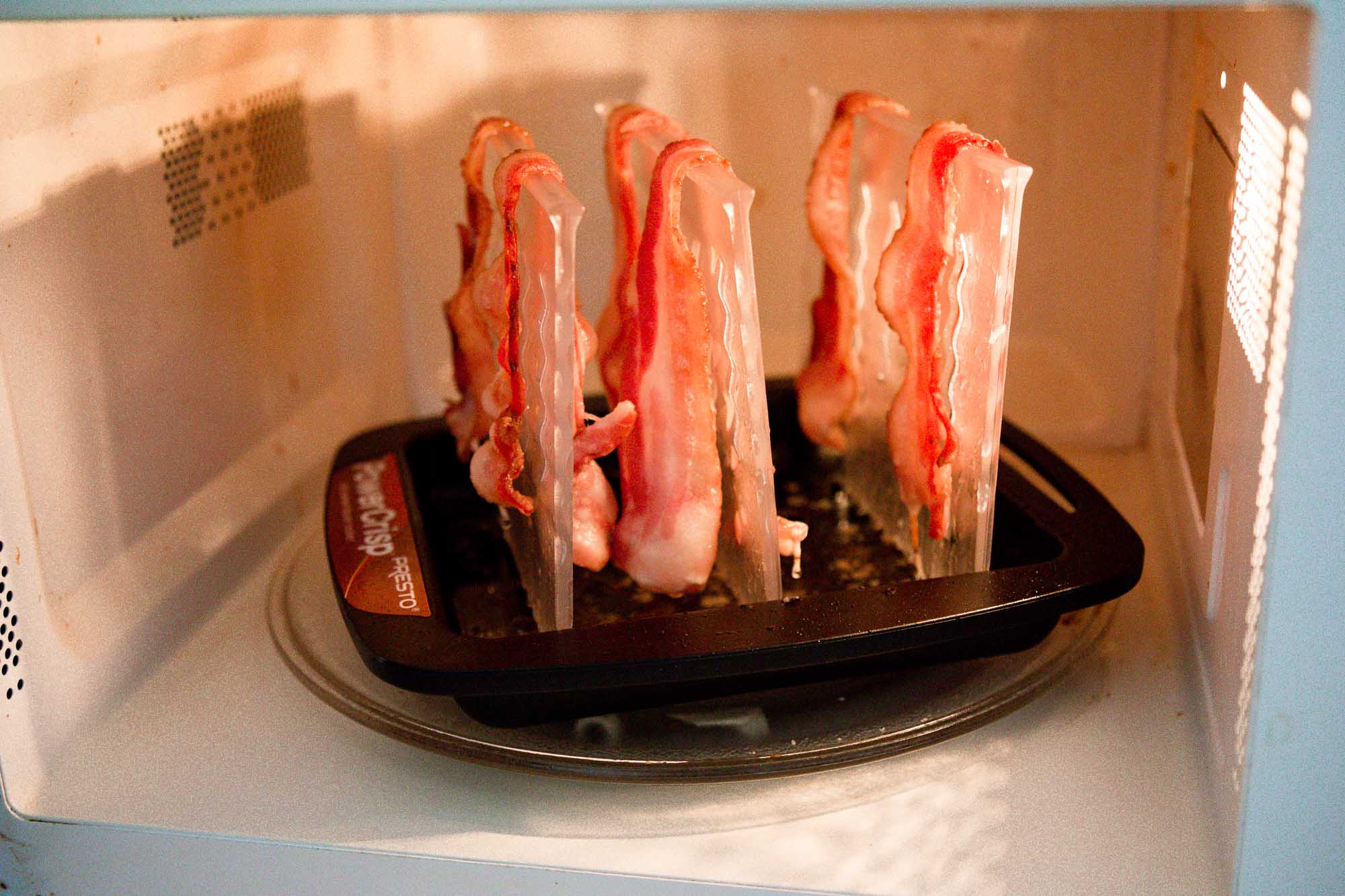 Microwave Bacon Cooker - The Original Bacon Microwave Bacon Tray - Reduces  Fat up to 35% for a Healthy Breakfast 