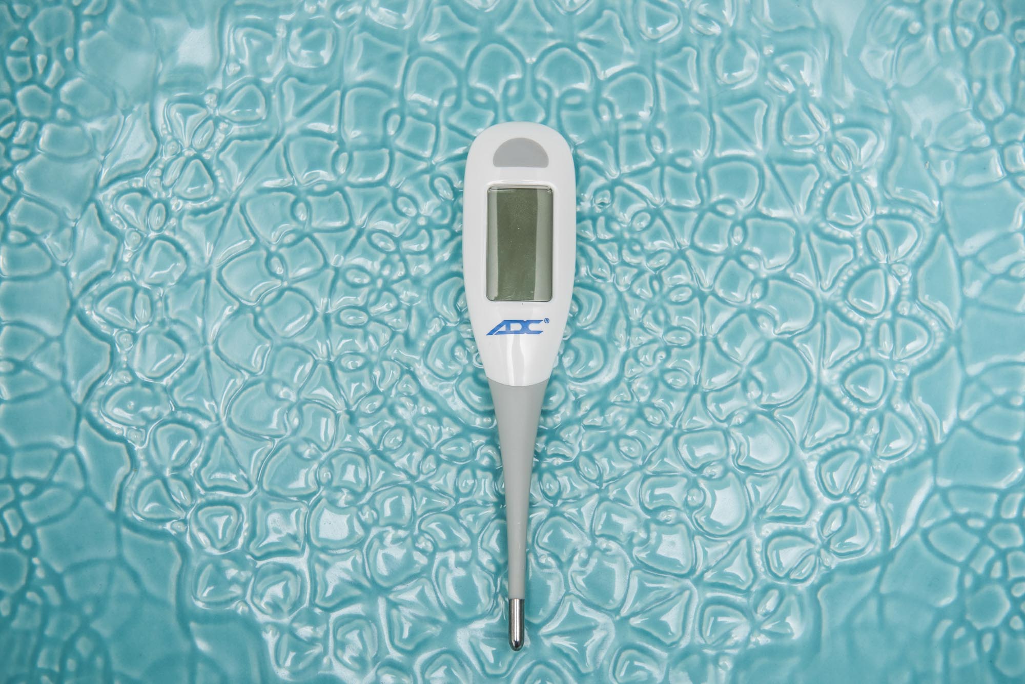 ADC probe thermometer
