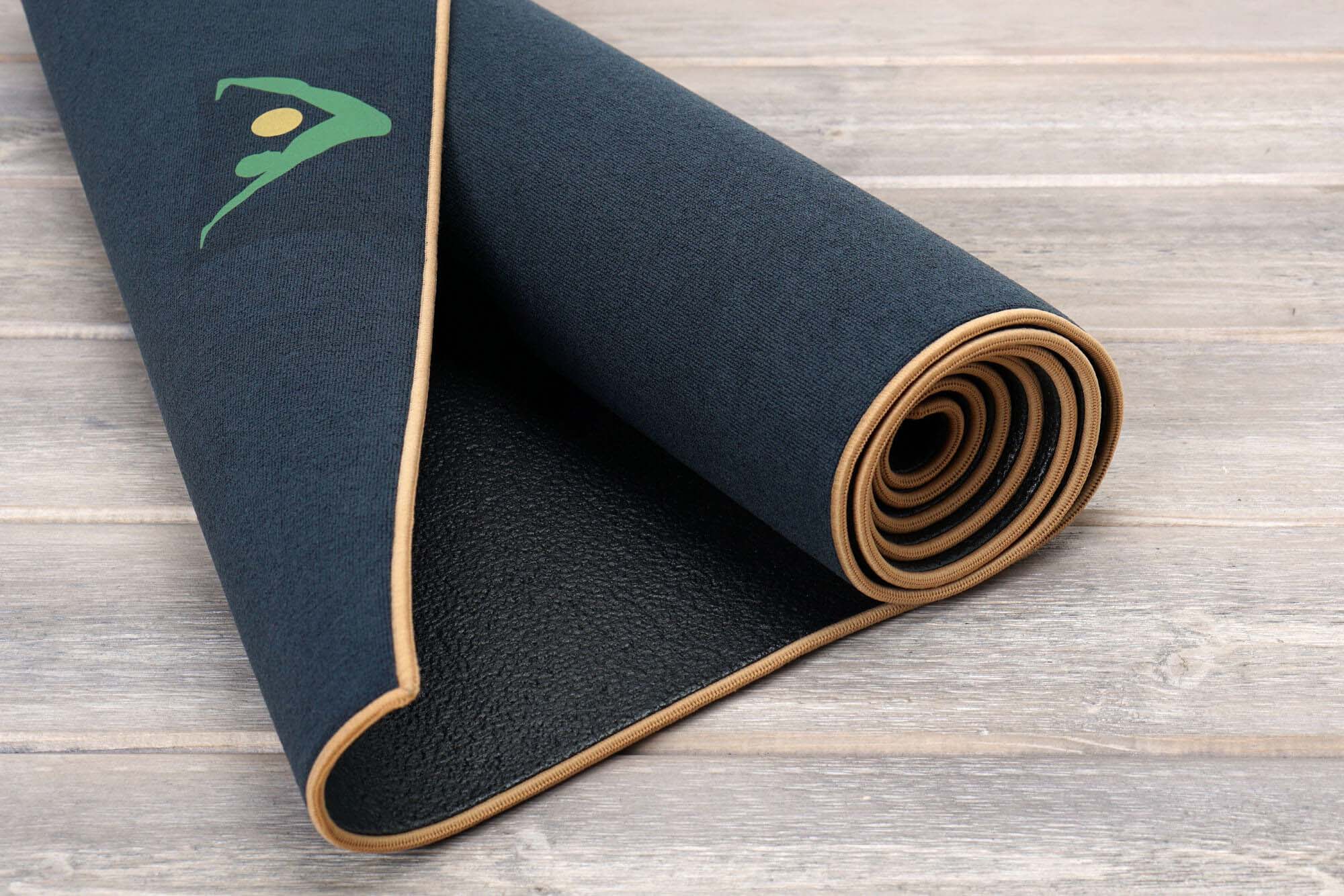 aurorae synergy yoga mat with microfiber towel