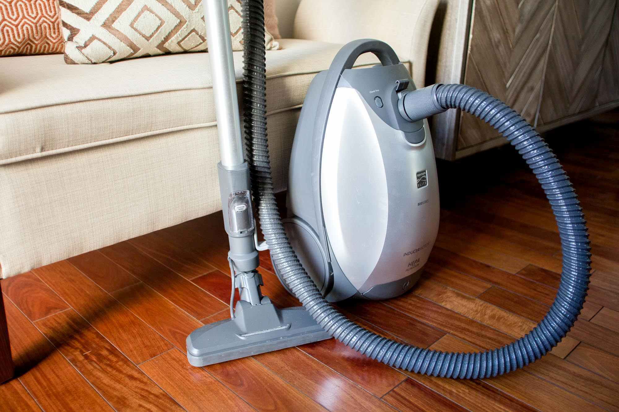The Best Hardwood Floor Vacuums Of 2021, Canister Or Upright Vacuum For Hardwood Floors