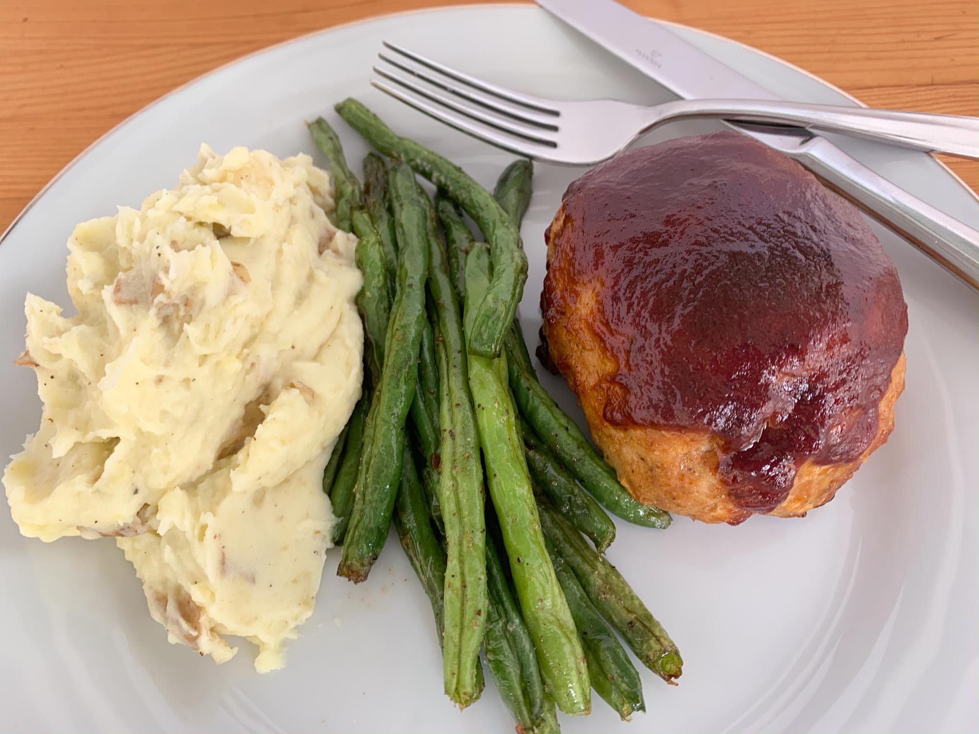 bbq apple meatlof, green beans, and mashed potatoes
