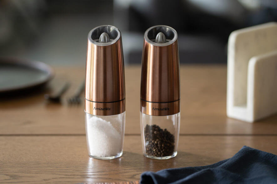 AmuseWit salt and pepper grinder