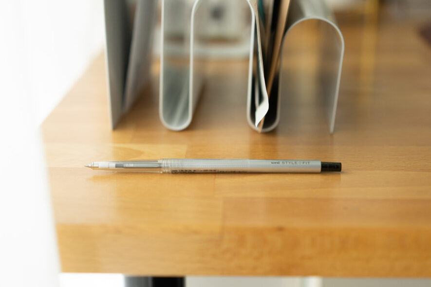 Uni - Style Fit Single Color Slim Gel Pen 0.28 mm